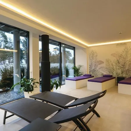 Eden Apartment *